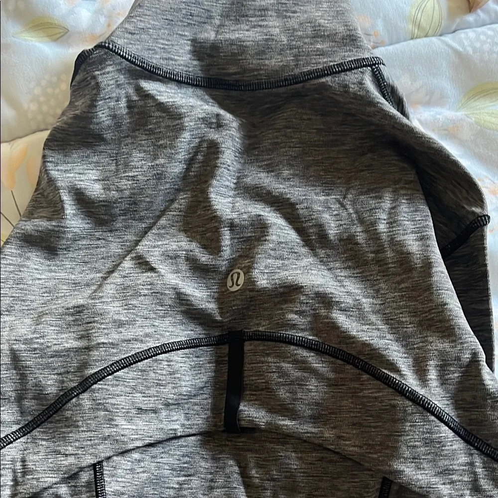 Gray Bomber Jacket with Fitted Design and High Collar - Picture 4 of 4